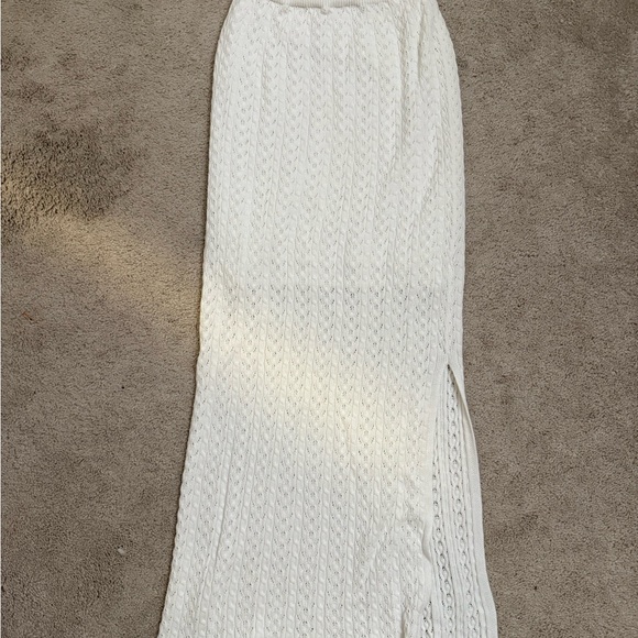 Chic White Knit Maxi Skirt - Picture 1 of 2